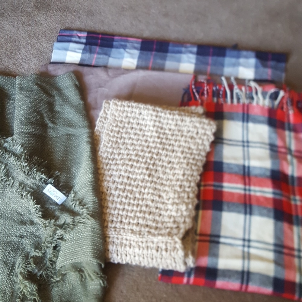 Lot of 5 Scarves